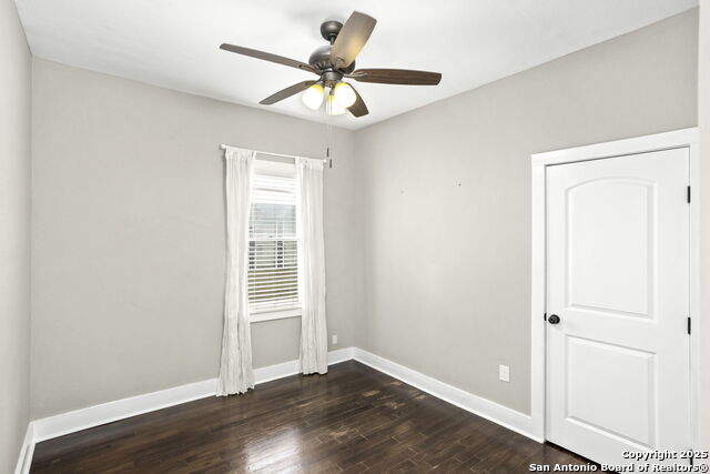 Image 20 of 26 For 353 Woodlawn Ave E