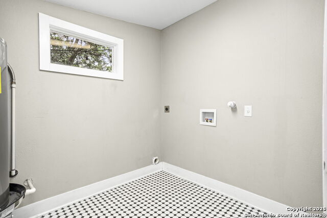 Image 21 of 26 For 353 Woodlawn Ave E