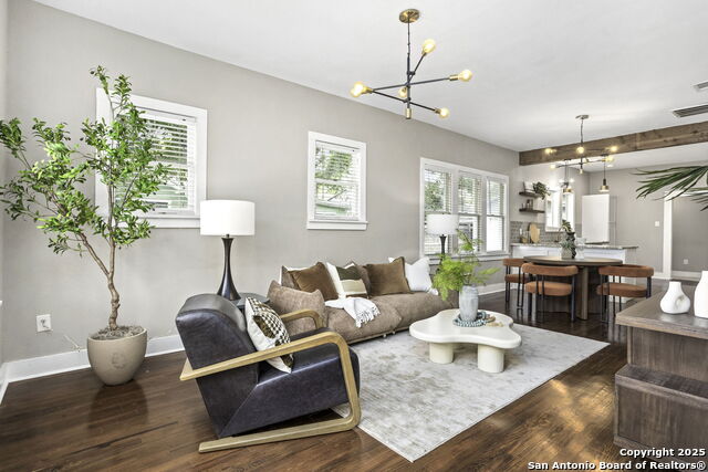 Image 5 of 26 For 353 Woodlawn Ave E