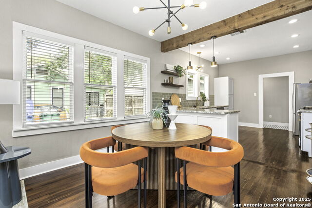 Image 7 of 26 For 353 Woodlawn Ave E