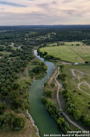 Listing photo id 9 for 3161 Tanglewood Trail