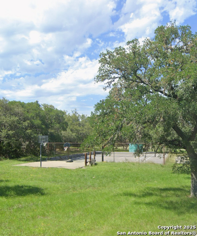 Listing photo id 11 for 3161 Tanglewood Trail