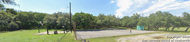 Listing photo id 12 for 3161 Tanglewood Trail