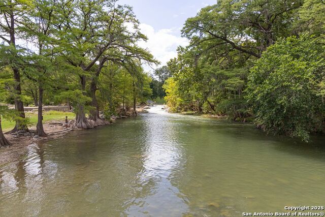 Image 35 of 40 For 1652 Gruene Pass