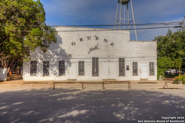 Image 40 of 40 For 1652 Gruene Pass