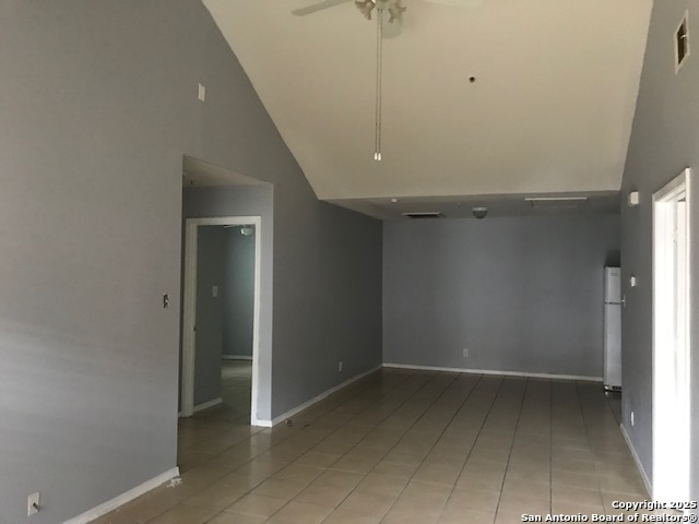 Image 2 of 9 For 7625 Windsor Oaks