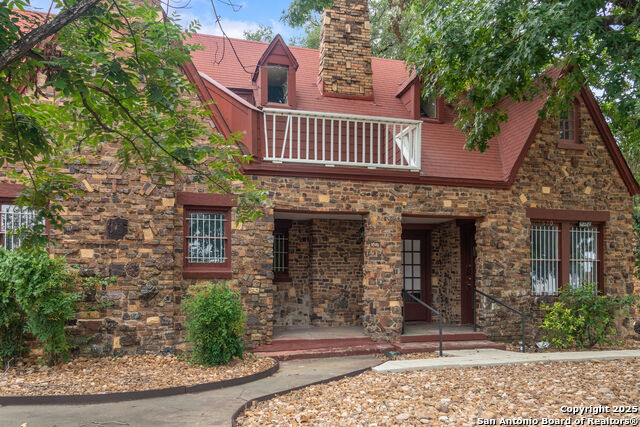 Listing photo id 0 for 1618 Kings Hwy W 1618