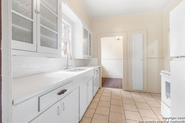 Listing photo id 7 for 1618 Kings Hwy W 1618