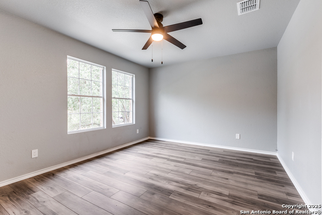 Listing photo id 17 for 9015 Sycamore