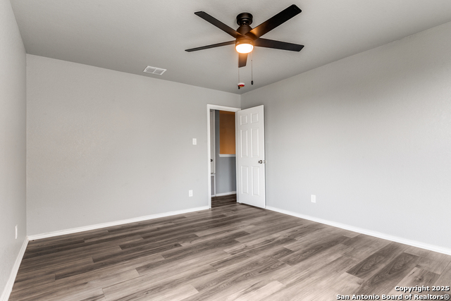 Listing photo id 19 for 9015 Sycamore