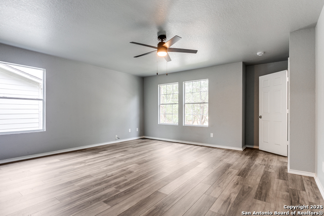Listing photo id 21 for 9015 Sycamore