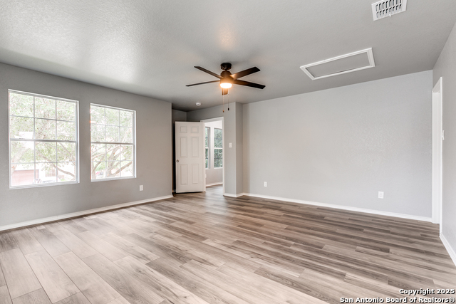 Listing photo id 25 for 9015 Sycamore