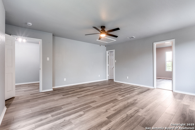 Listing photo id 26 for 9015 Sycamore