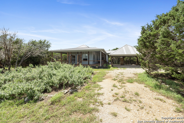 Listing photo id 25 for 3701 Fischer Store