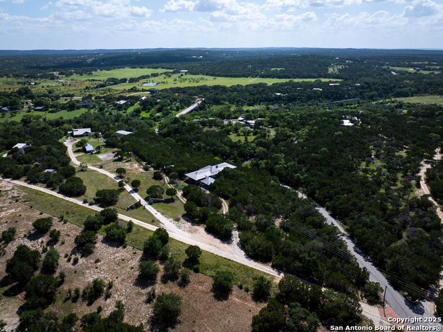 Listing photo id 1 for 3701 Fischer Store