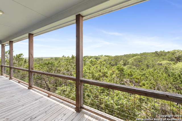 Listing photo id 33 for 3701 Fischer Store