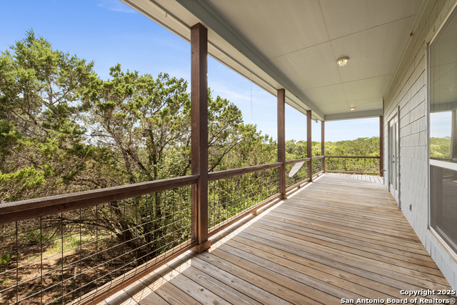 Listing photo id 34 for 3701 Fischer Store