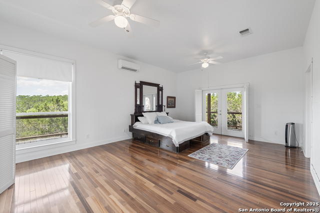 Listing photo id 37 for 3701 Fischer Store