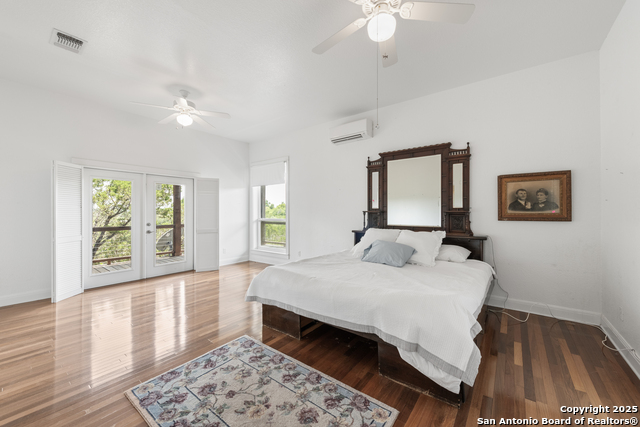 Listing photo id 38 for 3701 Fischer Store