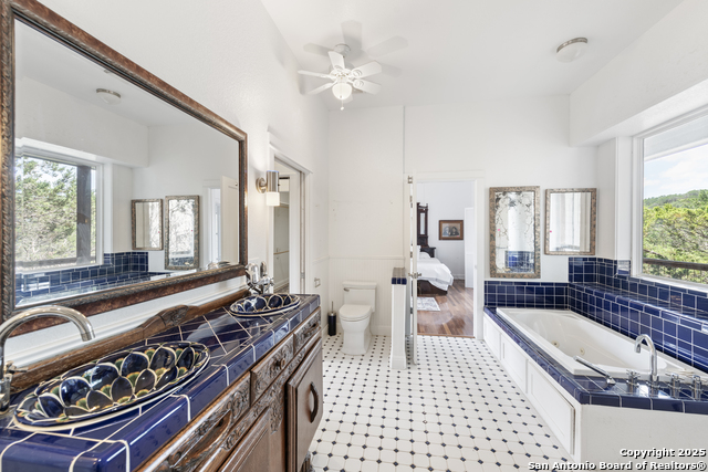 Listing photo id 40 for 3701 Fischer Store