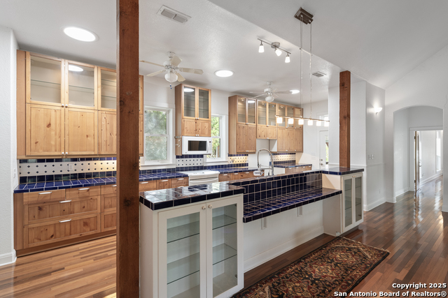 Listing photo id 42 for 3701 Fischer Store