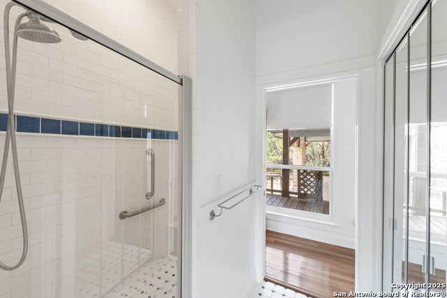 Listing photo id 45 for 3701 Fischer Store