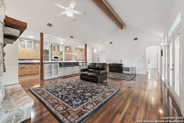 Listing photo id 48 for 3701 Fischer Store