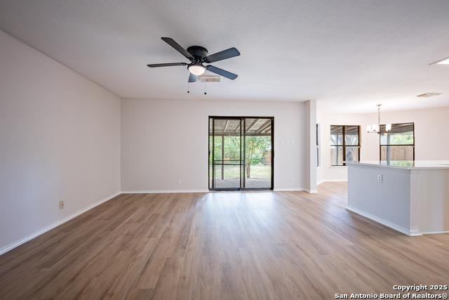 Listing photo id 7 for 11202 Berkley Sq
