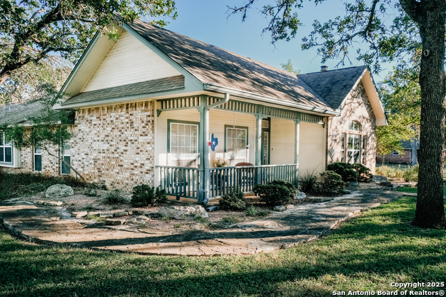 Details for 309 Oak Wood Rd E, Kerrville, TX 78028
