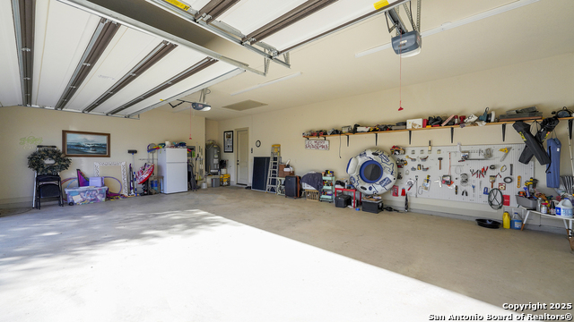 Image 33 of 43 For 1408 Olivastro