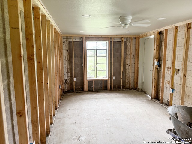 Listing photo id 17 for 1391 Highway 39