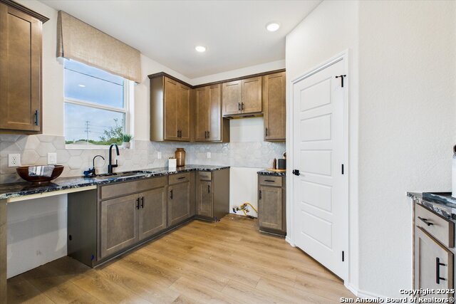 Listing photo id 10 for 1018 West 1604 North Unit 201