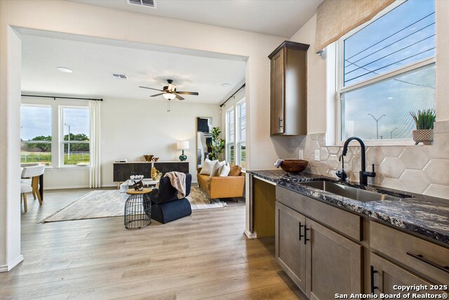 Listing photo id 12 for 1018 West 1604 North Unit 201