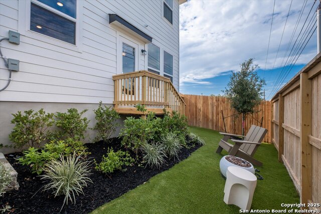 Listing photo id 32 for 1018 West 1604 North Unit 201