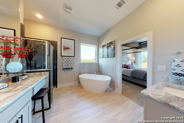 Listing photo id 15 for 209 Sawtooth Oak