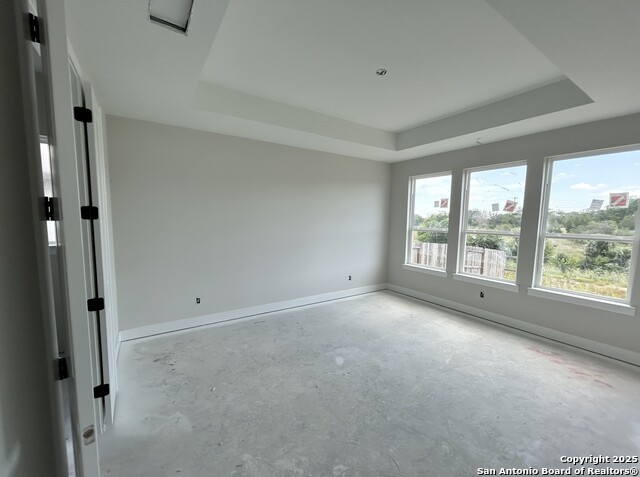 Listing photo id 2 for 209 Sawtooth Oak