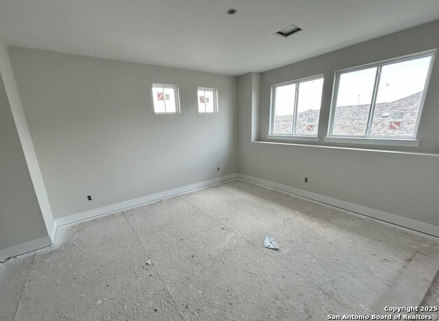 Listing photo id 6 for 209 Sawtooth Oak