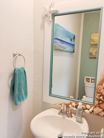 Image 11 of 32 For 10323 Martin Creek