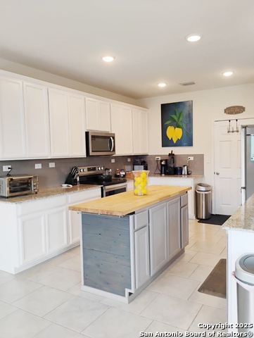 Image 3 of 32 For 10323 Martin Creek