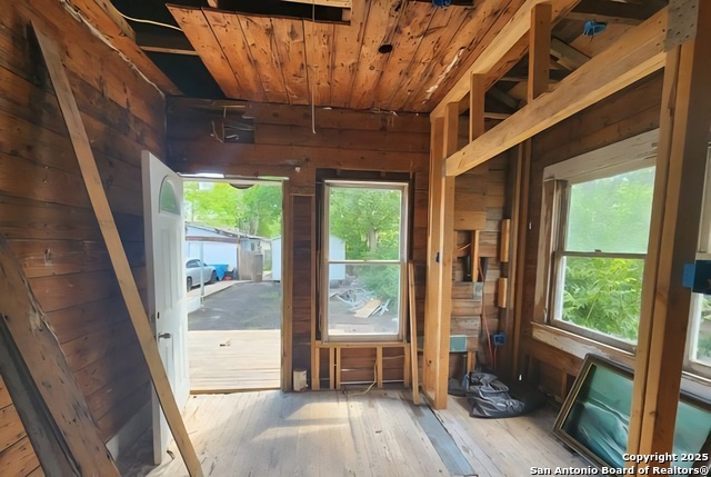 Image 3 of 7 For 534 Kayton