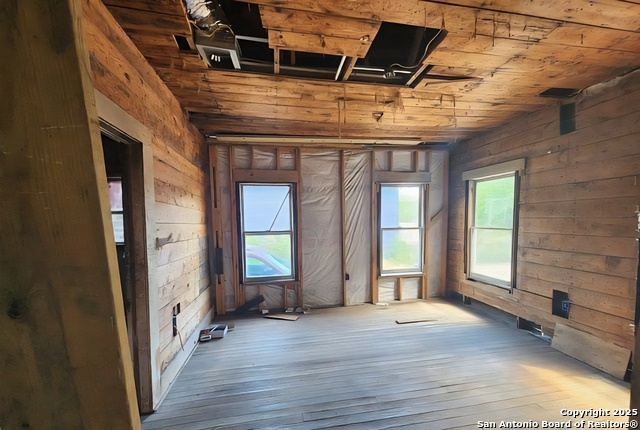 Image 5 of 7 For 534 Kayton