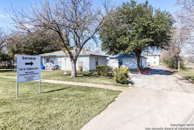 Image 13 of 41 For 927 Formosa Blvd W