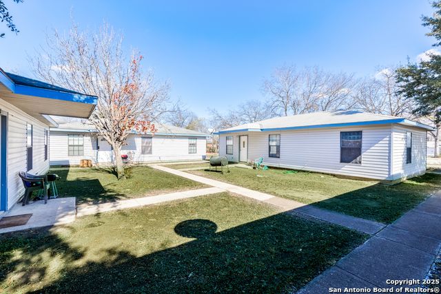 Image 15 of 41 For 927 Formosa Blvd W