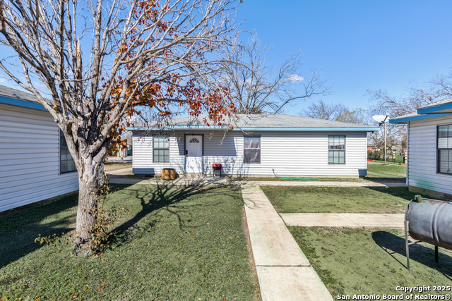 Image 17 of 41 For 927 Formosa Blvd W