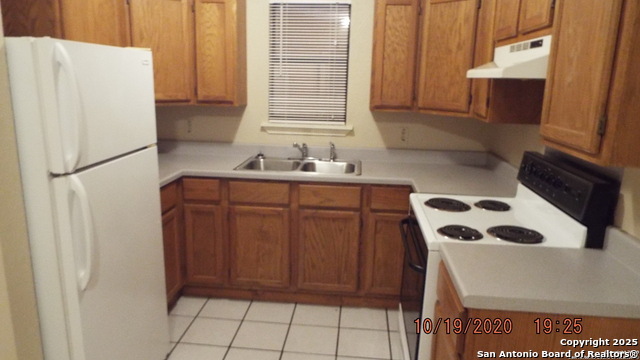 Image 35 of 41 For 927 Formosa Blvd W