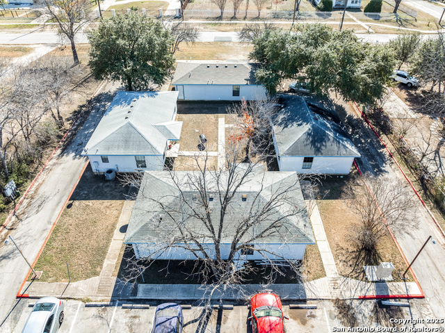 Image 4 of 41 For 927 Formosa Blvd W