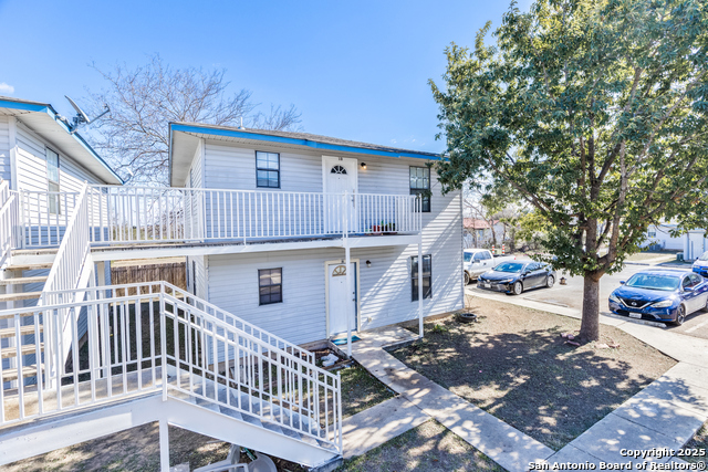 Image 9 of 41 For 927 Formosa Blvd W