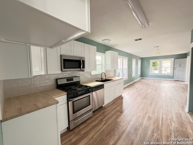 Listing photo id 2 for 123 Adaes  