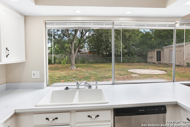 Image 12 of 34 For 5611 Sir Gareth Dr