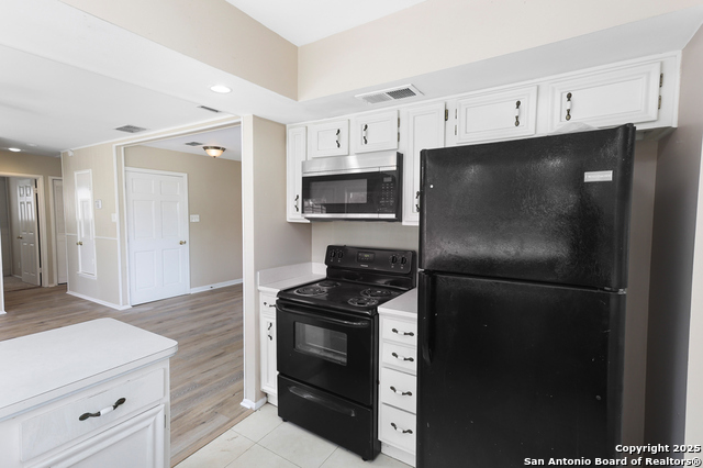 Image 13 of 34 For 5611 Sir Gareth Dr